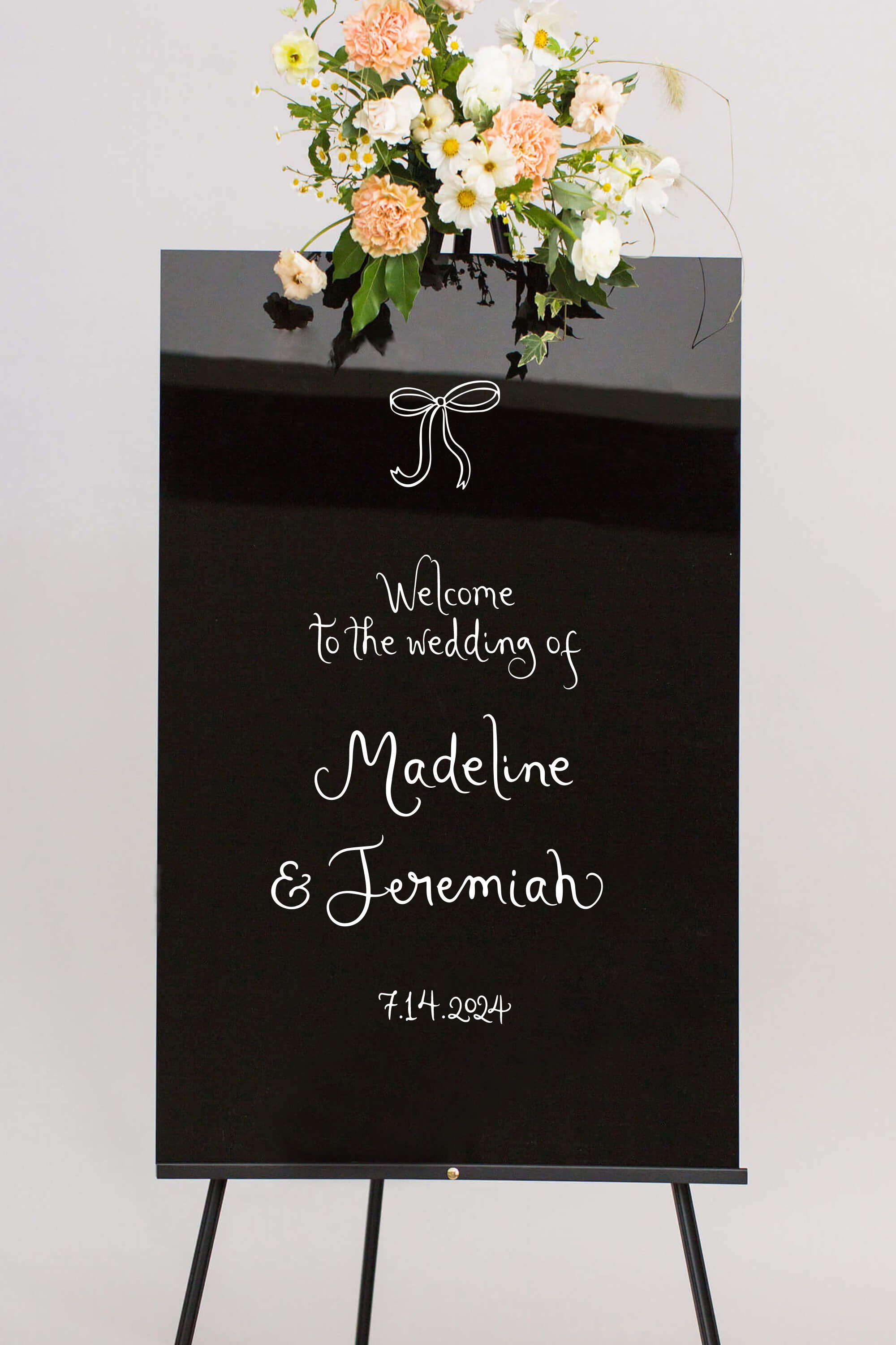 Acrylic Wedding Welcome Sign | The Madeline