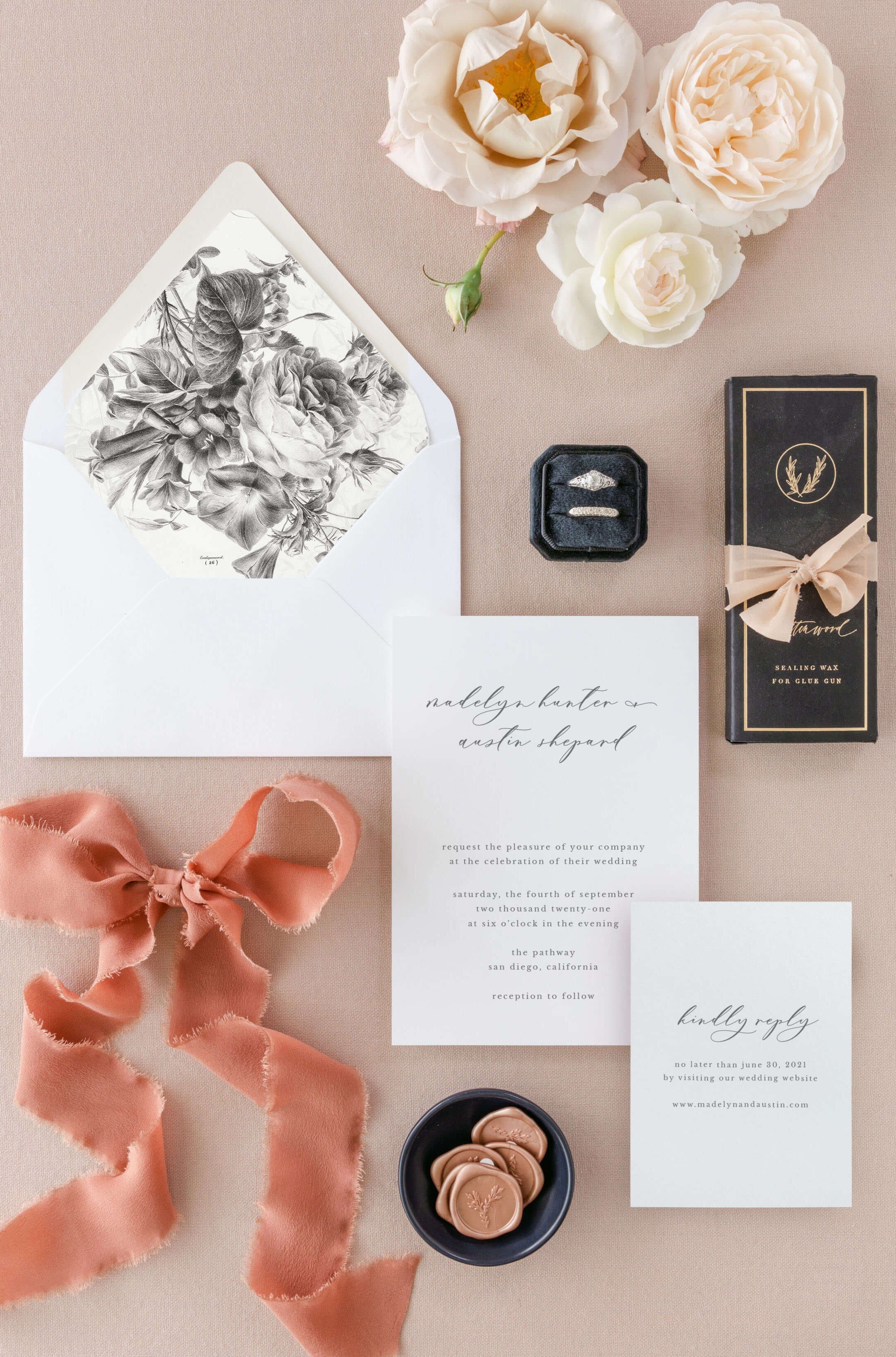 elegant-wedding-invitation-lily-roe-co